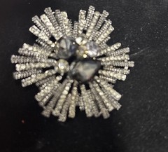PIN BROOCH Dark GRAY Stones in SILVER SUNBURST