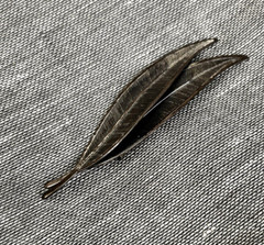Leaf Pin Vintage Costume Jewelry Gold Preppy Career Minimalist Fasjopm