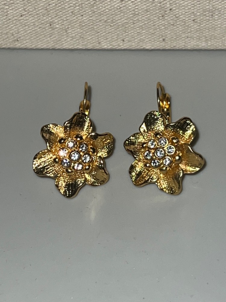 Vintage Textured Gold-tone Flower w/ Rhinestone Leverback Earrings