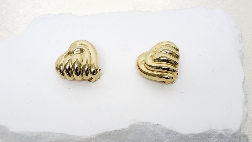Vintage Erwin Pearl Gold-Tone Sculpted Ribbed Heart Design Clip-On Earrings