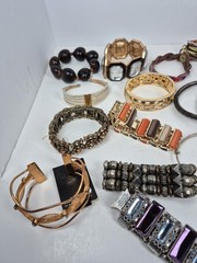 Lot of 30+ Mixed Materials Bracelets Bangle Stretch Cuff Wood Leather Metal