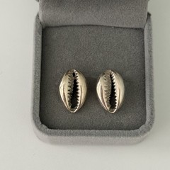 Vintage 925 Sterling Silver Cowrie Shell Shaped Post Earrings