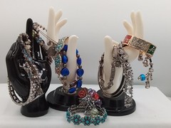 16 LOT R VINTAGE ESTATE BRACELETS TENNIS TOGGLE CHARM STRETCH BANGLE VARIETY