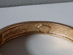Canvas Goldtone Hinged Bracelet Hot Pink w/ Gold Hearts Enamel 7″ Textured