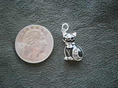 SU Seated Cat Vintage Sterling Silver Enamel Marcasite Charm Pendant 2.0g