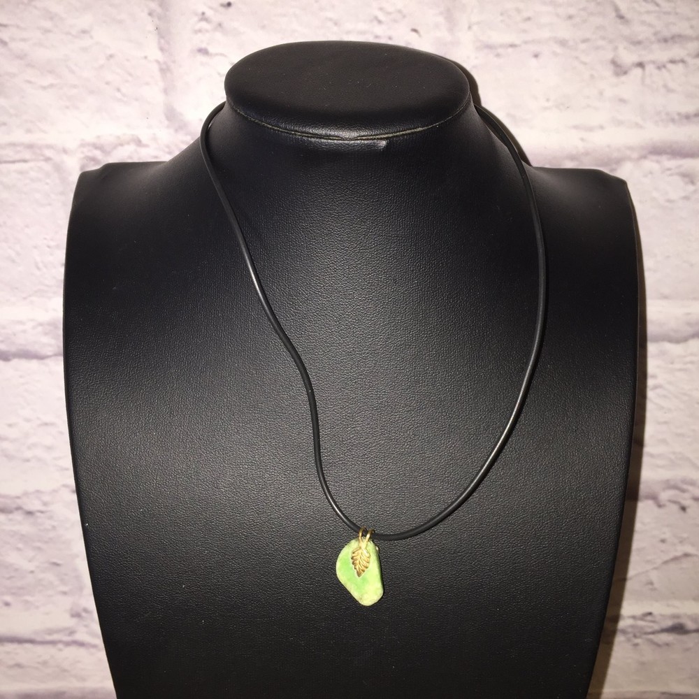 Vintage Green Stone Leaf Pendant Necklace Black Cord Gold Tone Silver Clasp Y2K