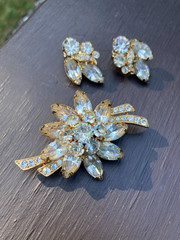 VTG Eisenberg Ice Clear Rhinestone Floral Spray Brooch And Earrings Set WOW!!!!