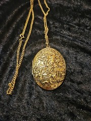 Vintage REVLON HEIRLOOM PERFUME Necklace Pendant Locket