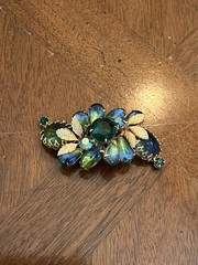 Vintage Mid-Century Blue & Green Glass Rhinestone Brooch Gold Tone Leaf Accent!
