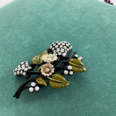 Vintage Hollycraft Milk Glass Rhinestone PEAR FRUIT Enameled Jappaned Brooch