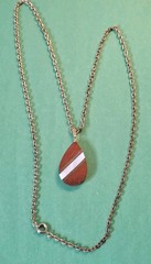 Vintage Inlaid MOTHER OF PEARL & WOODEN Pendant And Necklace in Gold Tone