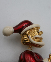 Vtg. VERO Xmas Santa Claus Skiing Pin Brooch Spring Bobblehead Trembler Enamel