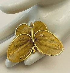 Vintage Goldtone Butterfly Flowers Mesh Figural Pendant Brooch Pin