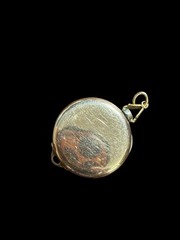 Vintage 1968 Wadsworth Wear Quality Gold Tone Round Locket Pendant Charm