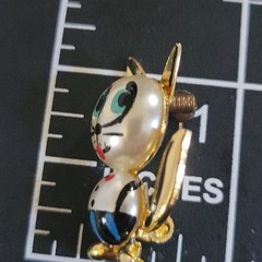 Vintage Spain Painted Faux Pearl Tuxedo Cat Brooch Pin Gold Tone 1.25in Kitsch