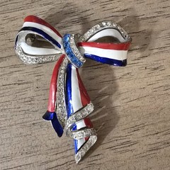 VINTAGE ASSORTED JEWELRY LOT / 4 Pieces