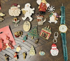 Christmas Lot Brooch Trees Rhinestones Enamel Watch Not Tested Santa Angels Vint