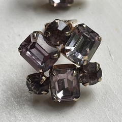 Vintage Weiss Prong Set Purple Lilac Faceted Crystal Glass Clip On Earrings