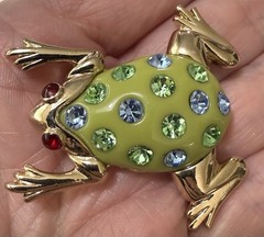 12 Vintage Brooch Lot FROGS TURTLES SNAIL SEAHORSE LADYBUG Enamel Rhinestone MOP