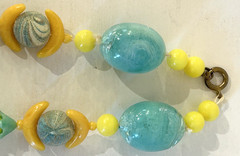 Vntg Fun Tutti Fruitti Plastic & Lucite Beaded Necklace Turquoise & Yellow 20″