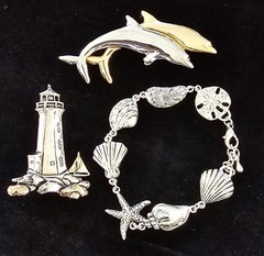 Vtg Nautical Jewelry Lot of 3 Shell Bracelet 2 Tone Lighthouse Dolphin Brooch