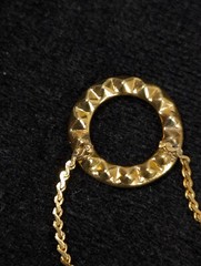 Vintage Gold Tone Rhinestone Round Circle Choker Necklace 15 in