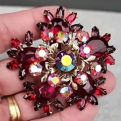 Vintage gold-toned Brooch featuring Ruby Red Navette and round Aurora Borealis