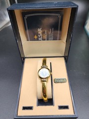 PULSAR By SEIKO LADIES GOLD Tone BRACELET DRESS WATCH V-110-x003 Vtg W/box 7inch