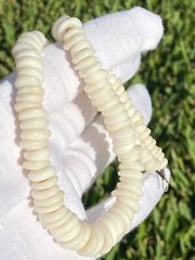 Vintage Hawaiian Surfer Puka Shell Bead Necklace 15 Inch Graduated up to 12+mm