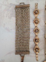 Vintage Jewelry Bracelet Lot Gold Tone Coro Sweetheart Roses Medallion Charm 7″