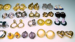 Huge Lot 80s Vint. Earrings 29pr Gold Tone Doorknocker Monet – Isle of Skye etc.