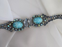 1950s Aurora Borealis AB Rhinestone & Blue Molded Glass Bracelet 7.25″