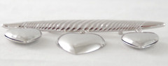 3.25″ NOS OOC VTG JEWELS by PARK LANE BAR w/ HEART DANGLE CHARMS BROOCH/ PIN
