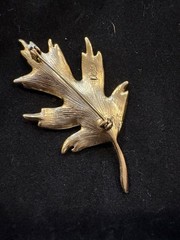 Vintage Beautiful LC Lauren Conrad Enamel Leaf Brooch