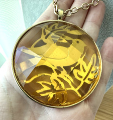 UNIQUE WOW Yellow Gold Bird Amulet Costume chunky VTG Style 1970s 1990s Necklace