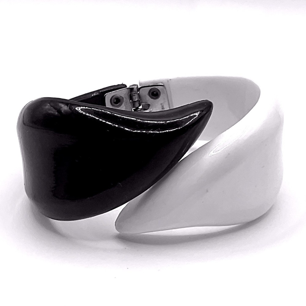 Vintage Hong Kong Black White Acrylic Clamper Bracelet Mod Art Deco Statement
