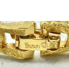Vintage Crown Trifari Gold Daisy Flower Ribbon Birthday Series Bracelet!