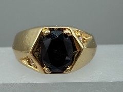 VINTAGE ESTATE 24K GOLD PLATED BLACK CRYSTAL MEN WOMEN UNISEX RING SIZE 7