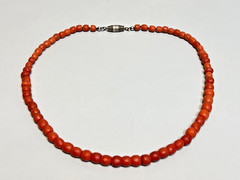 1930s Antique Red Coral Faceted Beads Beaded single Strand Necklace Choker 30gr