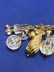 STUNNING VTG ROXSANN CLEAR LUCITE, AB & GOLD TONE TEXTURED BEADS 7.25″ BRACELET