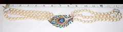 Vtg Signed JOMAZ 3 STRAND fauxPEARL NECKLACE Peacock Feather motif/Faux Sapphire