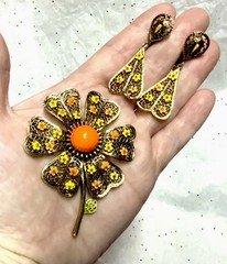 Vtg Signed *ART Arthur Pepper Orange-Yellow Enamel Flower Brooch W/Clip Ons Set