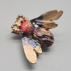 Vtg BB Bee Brooch Gold Tone Scatter Pin Bug Insect Watercolor Enamel Style Read