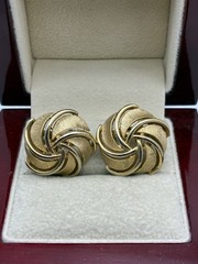 Crown Trifari Round Gold Tone Swirl/Flower Clip On Earrings Vintage