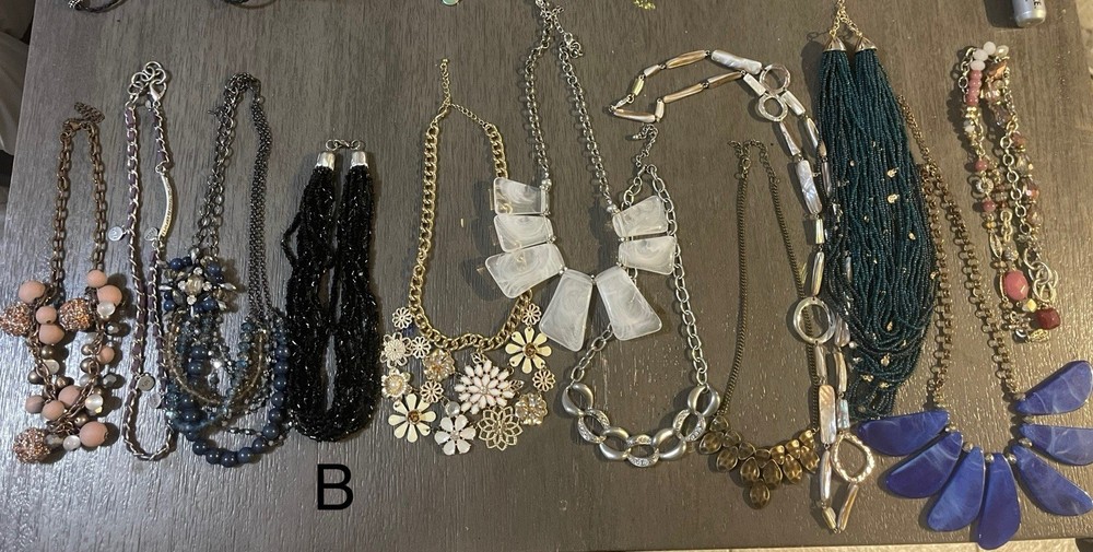 Vintage Modern Jewelry Necklaces 12 Pieces