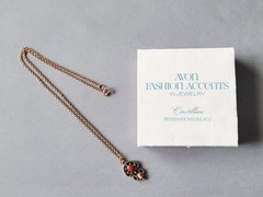 Vintage 1974 AVON ‘Castillian’ Pendant Necklace IOB Antiqued Goldtone Faux Coral