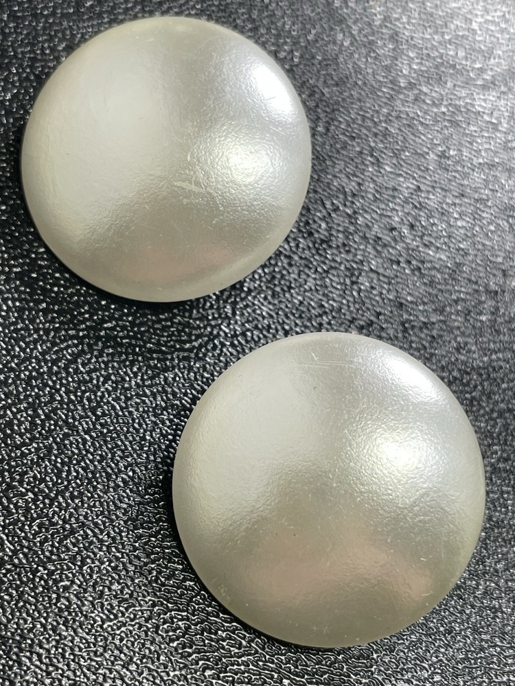 Vintage 1.1” Plastic Retro Faux Pearl Clip Earrings