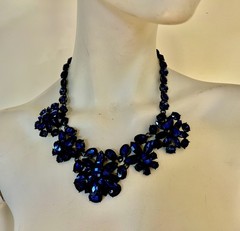 Vintage 1950s 1960s Montana Blue Heliotrope Rhinestone Flower Necklace
