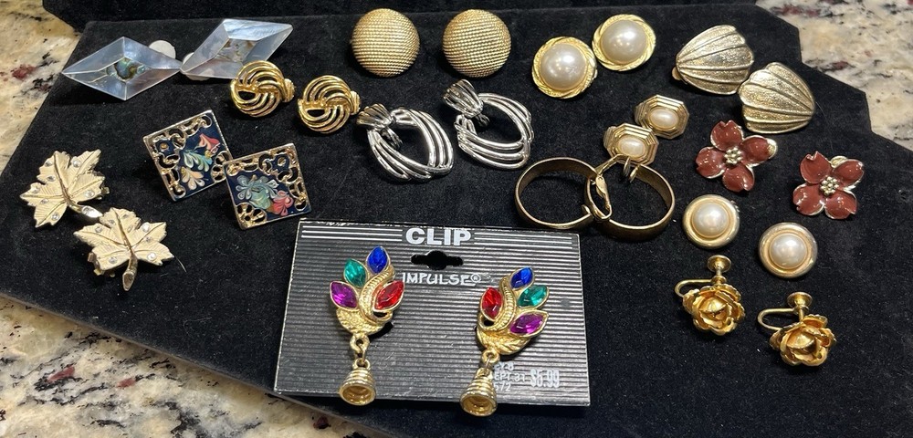 Vtg clip on earrings 14 Pairs Silver Gold Tone Metal Faux Stones Mixed Materials