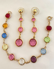 Lot of 2 Vintage Gold Tone Glass Bezel Bracelet & Earrings Pink Purple Blue